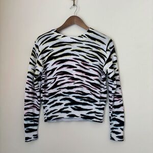 525 Rainbow Zebra Stripe Sweater XS Pullover Crew Neck Black White Multi